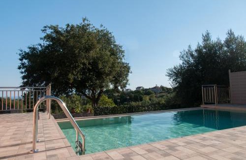 Antipata Villa | Villa Tettix (Τέττιξ)