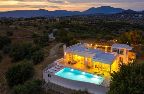 Kilada Villa | Villa 'Titos' with Sea View, Wi-Fi and Air Conditioning