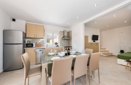 Georgioupolis Villa | Villa Uranos- Less than 5-Min Walk to Kalivaki Beach with private pool