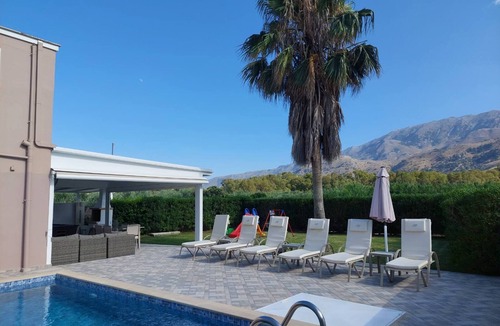 Georgioupolis Villa | Villa Uranos- Less than 5-Min Walk to Kalivaki Beach with private pool