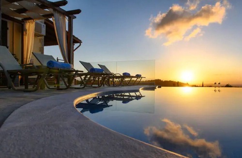 Poulades Villa | Villa Verde, Over the hill with spectacular sea views and private pool
