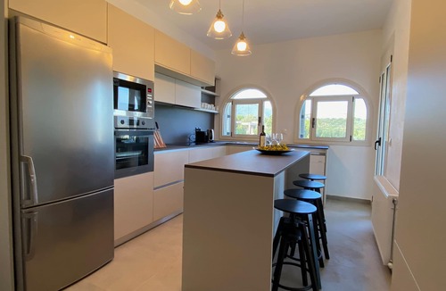 Dafnata House | Villa VICI - Spacious Villa - 4 to 7 Bedrooms - 6 bathrooms