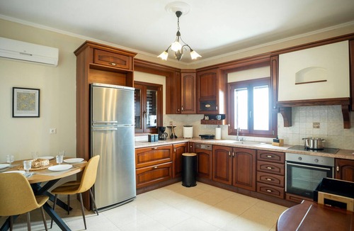 Ano Siros Villa | Villa 'Vignetta Mare 2br Seaview Retreat' with Sea View, Wi-Fi and Air Conditioning
