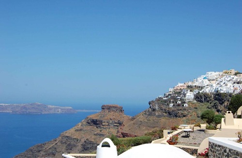 Kamari Villa | Villa Vireon, Calming Garden Views, Private Hot Tub, Furnished Terrace,.