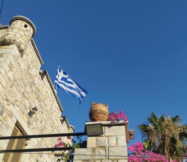 Karavostasi Villa | Villa Voukamvilia 3 minutes walk from Beach