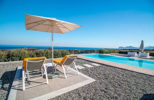 Kalithies Villa | Villa White Lady with pool & jacuzzi!