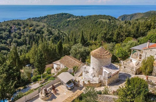 Ieromonachos Villa | Villa Windmill - One Bedroom Villa, Sleeps 2