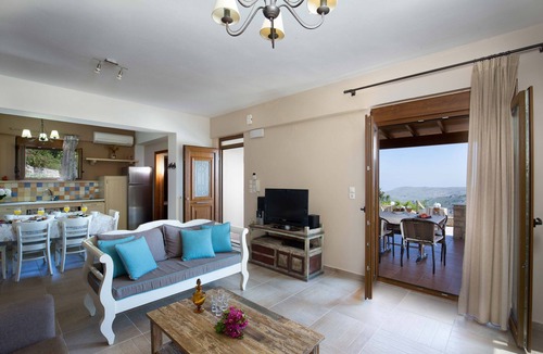 Rethymno Villa | Villa with private pool & sea view for absolute privacy and serenity.