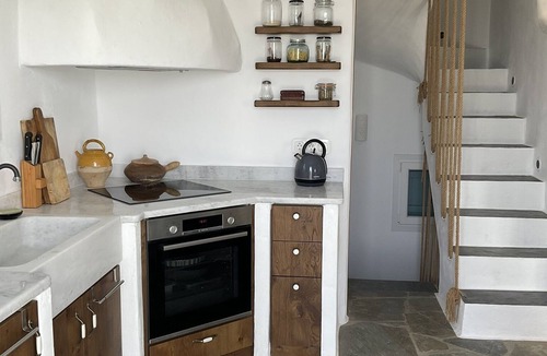 Maragas Villa | Villa Xanthos Située à 10 mn de Plaka Beach Dans un Cadre Paisible & Luxuriant