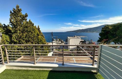 Poros Apartment | Villa Yolanda 3 - Apartment Leda - Luxury family apartment, sea view