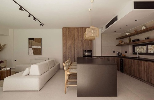 Kefalas Villa | Villa Yoma- Luxury Villa with Heated Pool