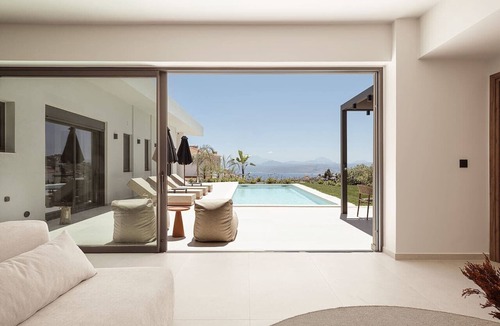 Kefalas Villa | Villa Yoma- Luxury Villa with Heated Pool
