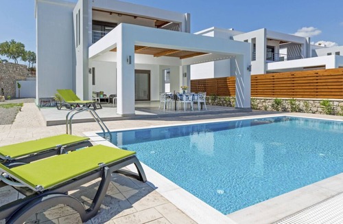 Lahania Villa | Villa Zinc - Three Bedroom Villa, Sleeps 7