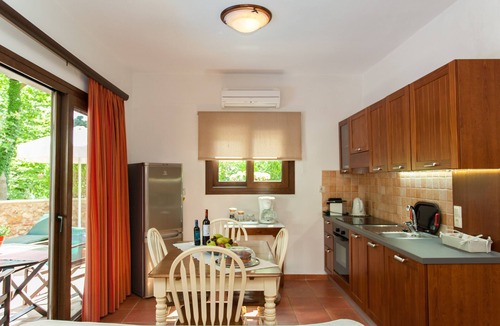 Elos Villa | Villas Arhontika Red, Nestled in Chestnut Forest in Cretan Mountainside
