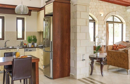 Platanias Town House | Villas Platanias - 4 bedroom villa with a heated pool