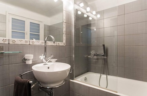 Exarhia Apartment | «Vitamin C» Flat+yard space! 5 min to metro
