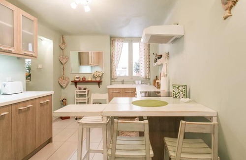 Exarhia Apartment | «Vitamin C» Flat+yard space! 5 min to metro