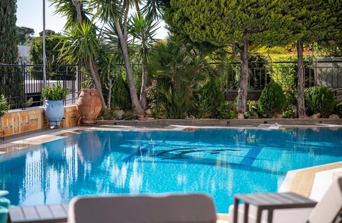 Vari-Voula-Vouliagmeni Villa | Vouliagmeni Athenian Riviera Villa