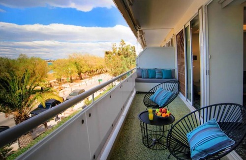 Vouliagmeni Apartment | VOULIAGMENI KAVOURI WATERFRONT APARTMENT