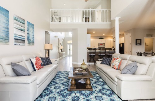West Kissimmee Villa | VRBO TOP 1% PROPERTY — Lakefront 9BR Resort 6 King Suites 2 Mi to Disney