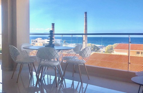 Old Town Apartment | W Apartment, New Modern and Trendy Seaview Apartment.