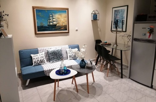 Nea Chora Apartment | Walk to the beach/Venitian Harbour 1 floor apt.