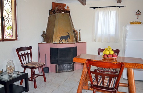 Makrys Tichos Villa | Walking distance to beach, tavern, grocery ★ Seaview ★ Private Pool