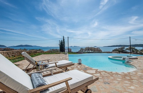 Ermionida Villa | WATERFRONT VILLA DIAMOND WITH DIRECT ACCESS TO THE BEACH & PRIVATE INFINITY POOL