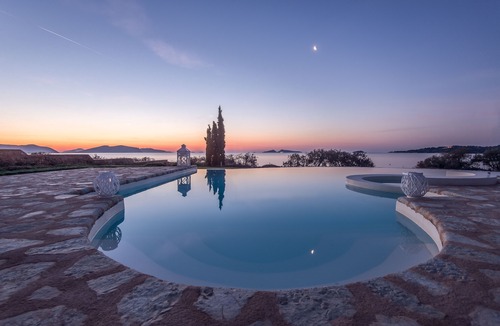 Ermionida Villa | WATERFRONT VILLA DIAMOND WITH DIRECT ACCESS TO THE BEACH & PRIVATE INFINITY POOL