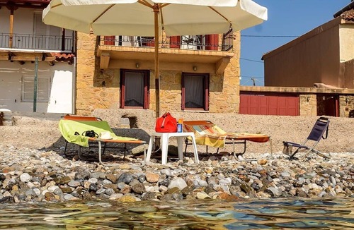 Avia House | Waveside Sanctuary - Luxurious Seastone Villa