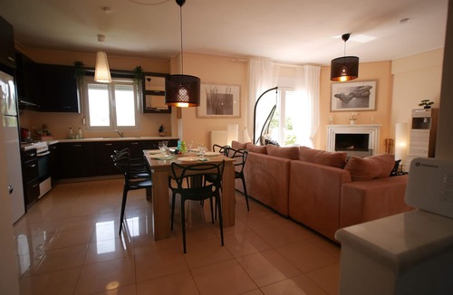 Nea Iraklitsa Villa | We are committed to making your experience genuine