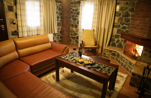 Vlachiana House | Welcome to Guesthouse Yades, Quad Studio!