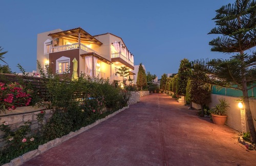 Sfakaki Villa | Welcome to villa Apollon! Explore the authentic and traditional Crete!