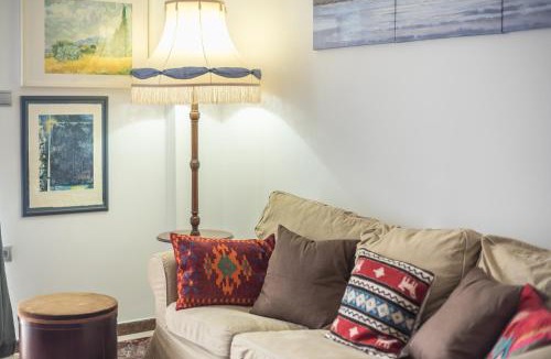 Petroupoli Apartment | West Athens Studio