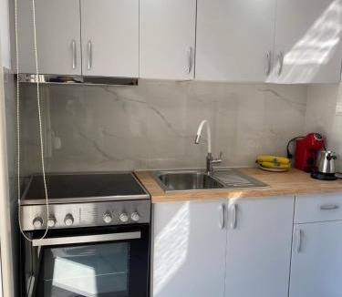 Kavala Apartment | White Apartment