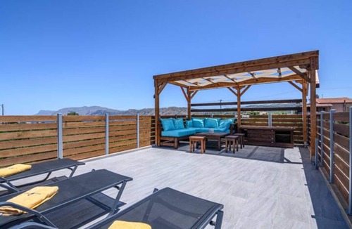 Drapanias Villa | White Lilium Villa