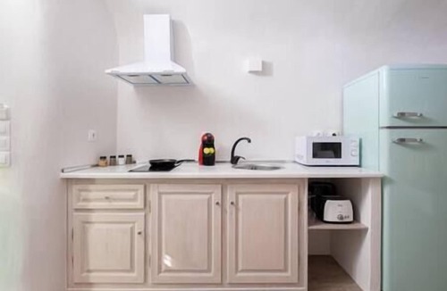 Pyrgos House | White Orchid Cave House