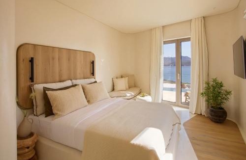 Apollonia Hotel | White Pebble Suites