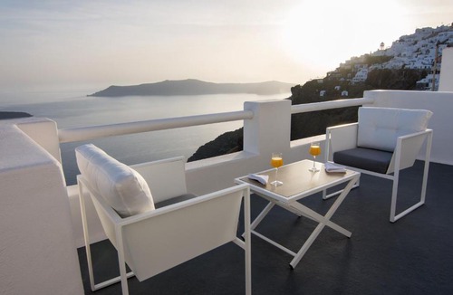 Imerovigli House | White Rook Suite by Caldera Houses