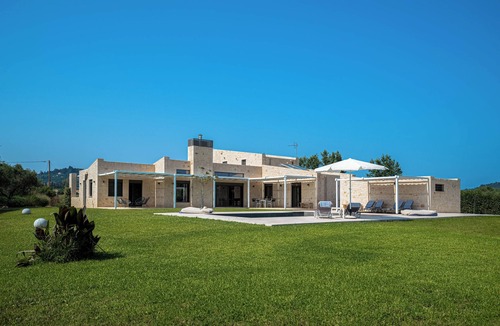 Alonia Villa | White Villa 53, secluded Villa with private pool