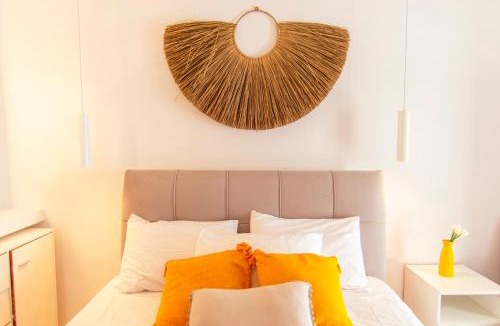 Little Venice Apartment | windmills suite by opus