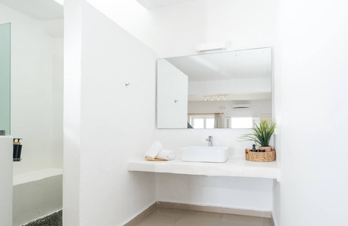Tourlos House | With-inn Mykonos Suites