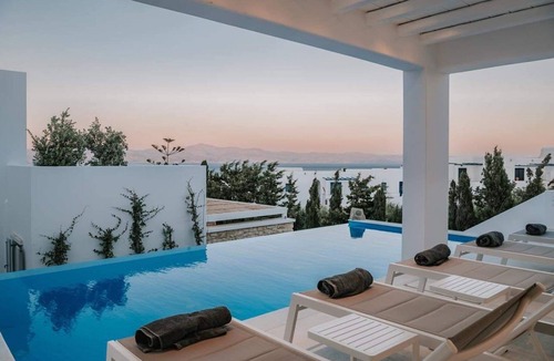 Logaras Villa | Wonderfull Paros Villa | Villa Mykonida | 4 Bedrooms | Private Pool | Stunning.