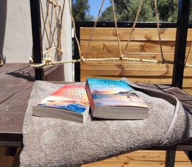 Tymbaki House | Woodoven home - pool, bbq & outdoor cinema