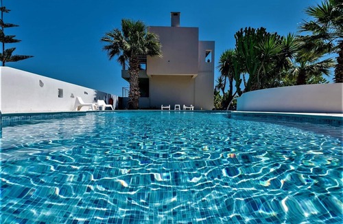 Zipari Villa | XENOS VILLA 2 - LUXURY VILLA WITH PRIVATE SWIMMING POOL, NEAR THE SEA