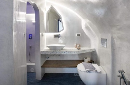 Monolithos House | Yang Villa in Monolithos Beach, next to Fira, close to airport