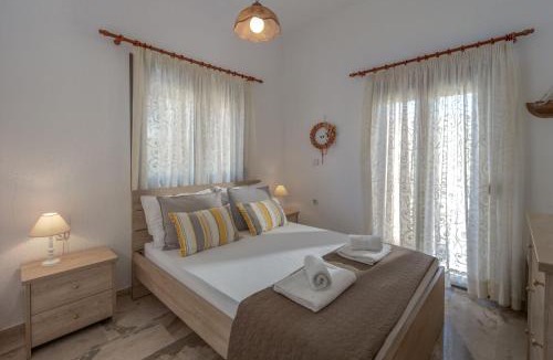Agkisaras House | Yialos Votsalo Seaside Residence by Estia