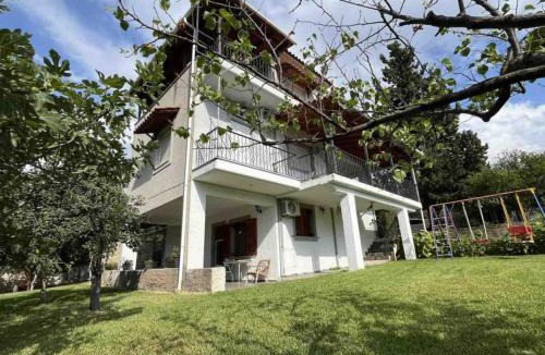 Arfara House | Yiannis & Ria's Farm