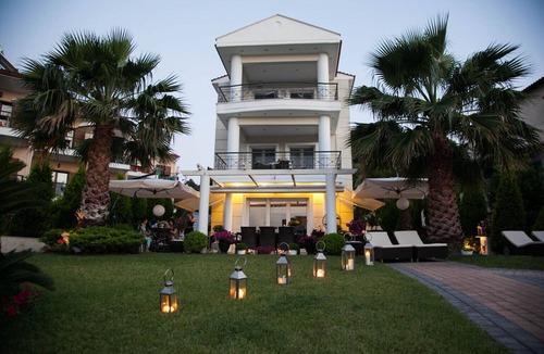 Polichrono Apartment | Your dream vacation home in heavenly landscape between pinewood and sea