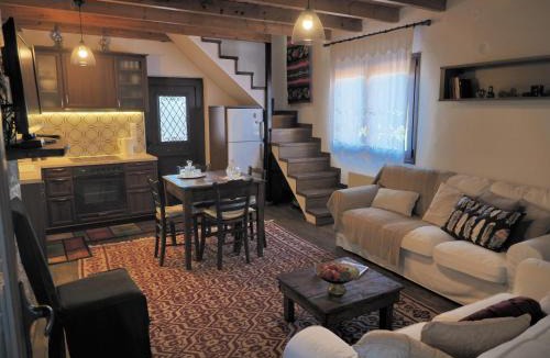 Trikolonoi House | Ypsus House Stemnitsa